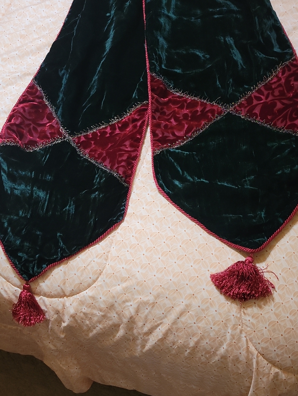 Elegant Vintage Holiday Table Runner